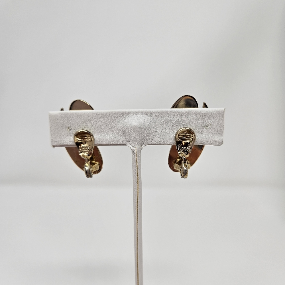 Vintage Monet White Gold Tone Clip On Earrings Signed Rare - Picture 3 of 12